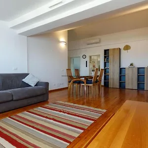 Easymoon , Mestre Italia